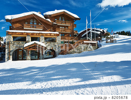 Mountain ski resort 8205678