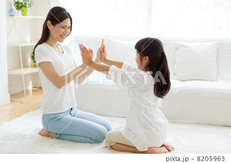 親子で手遊び 8205963