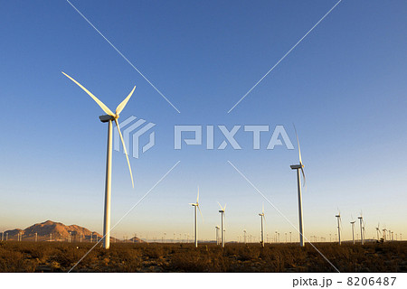 Wind turbines in California 8206487
