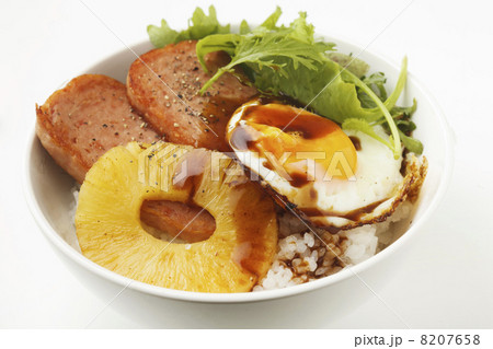 ランチョンミートのロコモコ丼 ランチョンミートのロコモコ丼 8207658