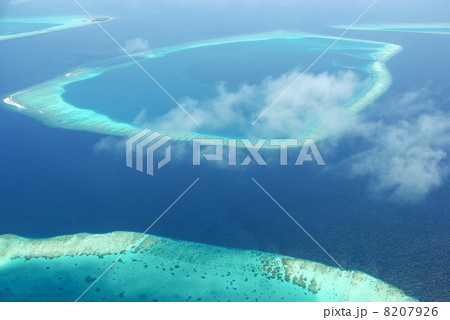 Tropical Maldivian island in Indian ocean Tropical Maldivian island in Indian ocean 8207926