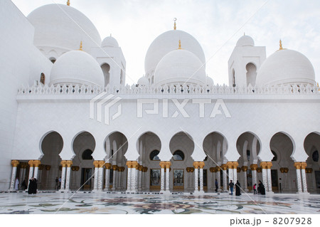 Sheikh Zayed mosque at Abu-Dhabi, UAE 8207928