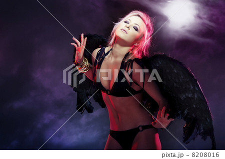 Fallen angel Fallen angel 8208016