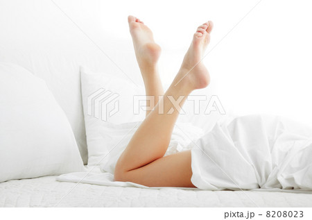 In the bedroom 8208023