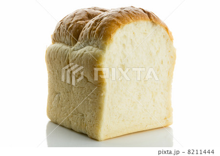 おいしい食パン　白背景 8211444