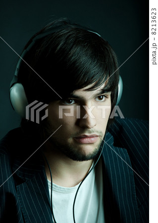 Listening Listening 8213623