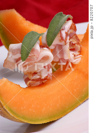 honeydew, honey melon with organic smoked bacon 8220707