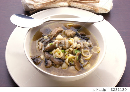 Beef soup with organic and homemade noodle Beef soup with organic and homemade noodle 8221120