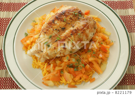grilled chicken with organic curry rice 8221179