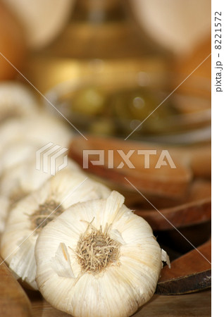 some fresh organic garlic and spices from the garden 8221572