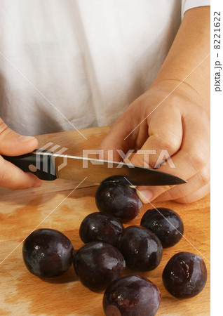 prepare fruit to make a fruitsalad prepare fruit to make a fruitsalad 8221622