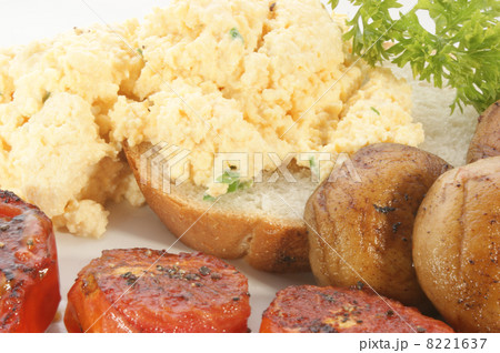 scrambled eggs with tomato and mushroom scrambled eggs with tomato and mushroom 8221637
