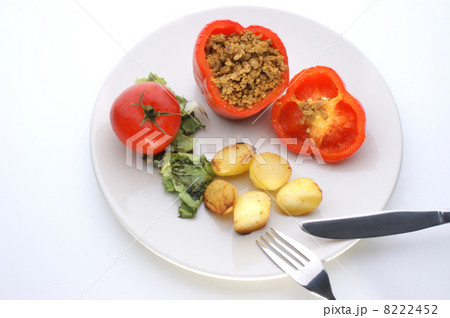 Red mince filled paprika with potato 8222452
