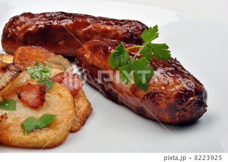 roasted potato with sausage and organic parsley 8223925