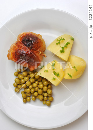 roasted delicious chicken olive with potato and pea roasted delicious chicken olive with potato and pea 8224144