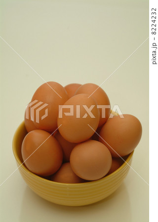 brown eggs in a basket/bowl 8224232