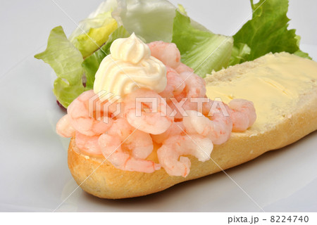 some fresh organic prawns with mayonnaise and salad 8224740