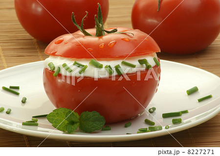 organic tomato with lowfat cottage cheese and dill organic tomato with lowfat cottage cheese and dill 8227271