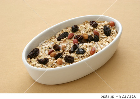 oatmeal is a good alternative for a healthy life oatmeal is a good alternative for a healthy life 8227316