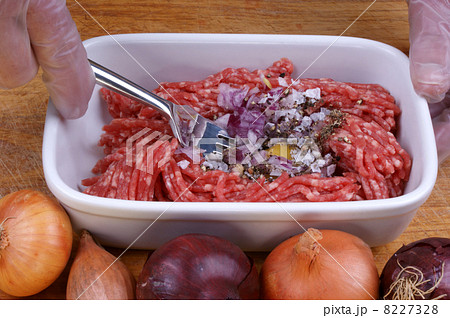 how to make home made pork tatar 8227328