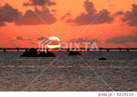 佐和田の浜の夕日 8229210