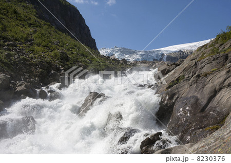 Waterfall and Buarbreen glacier (Folgefonna National Park, Norwa Waterfall and Buarbreen glacier (Folgefonna National Park, Norwa 8230376