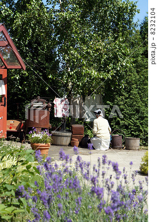 洗濯する人 洗濯する人 8232104