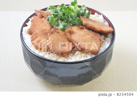 焼き鳥丼 8234504