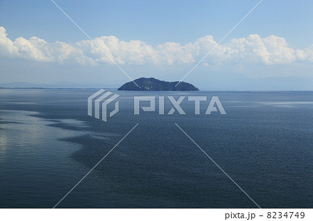 海津大崎から望む竹生島 海津大崎から望む竹生島 8234749