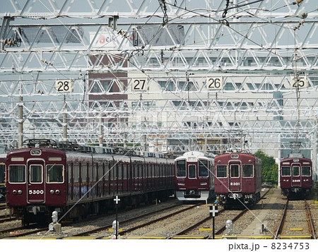 阪急電鉄　新1000系　1000F　誘導障害試験　構内試運転　5300系　5300F　2300系　2301F　トップバッター並び正雀車庫 8234753