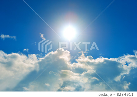 太陽と青空。 8234911