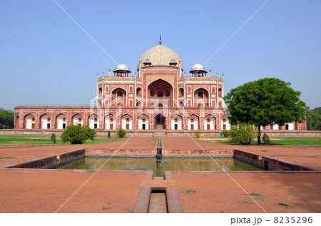 ニューデリーのフマユーン廟 8235296
