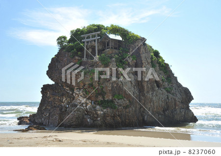 出雲　稲佐浜の弁天島 8237060