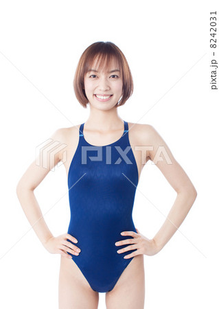 水着姿の女性 8242031
