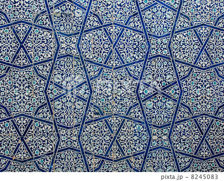 Tiled background with oriental ornaments 8245083