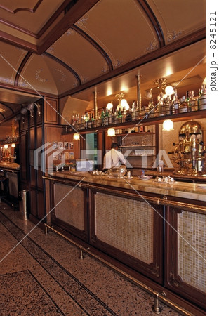 ミラノのバール 8245121