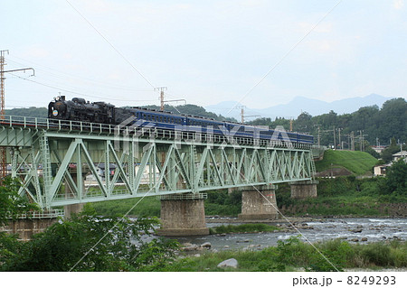 鉄橋を行くC６１蒸気機関車 8249293