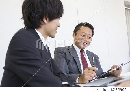 働くビジネスマン 働くビジネスマン 8276902