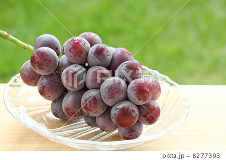 冷やしたブドウ 8277393