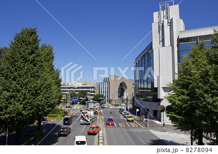 信濃町駅前、外苑東通り 8278094