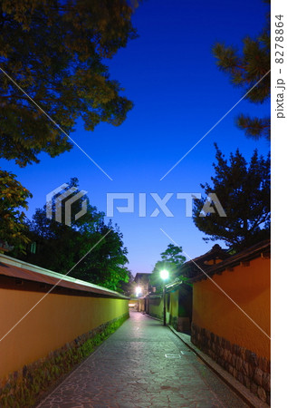 長町武家屋敷跡の夕景【縦】 8278864