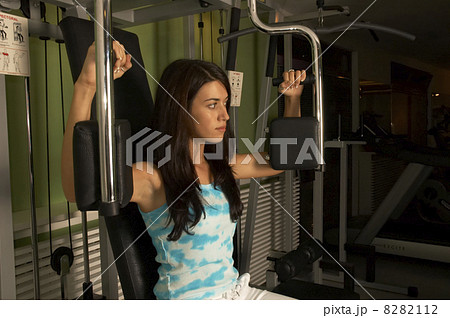 Woman in Gym 8282112
