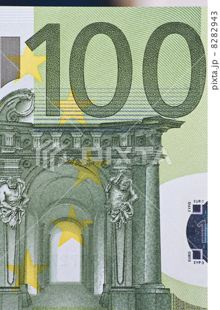 Hundred-euro bill Hundred-euro bill 8282943