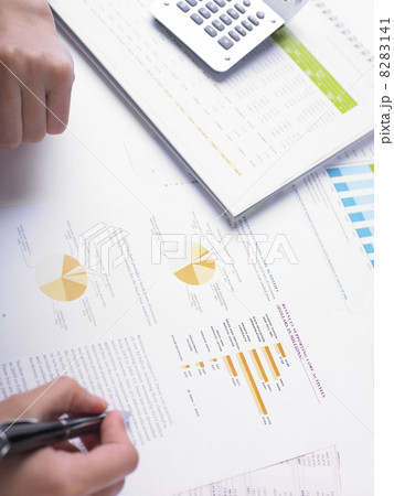 Analyzing Business Data 8283141