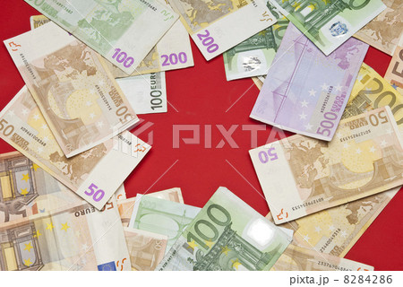 Euro bills 8284286
