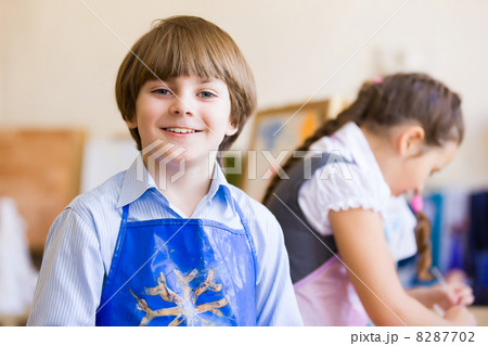 Cute boy painting Cute boy painting 8287702