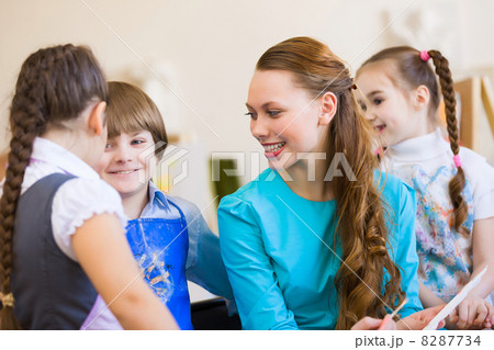 Children drawing and painting Children drawing and painting 8287734