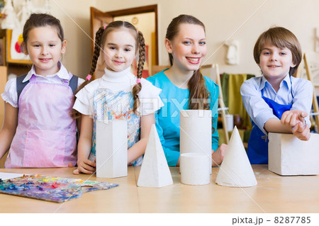 Children drawing and painting Children drawing and painting 8287785