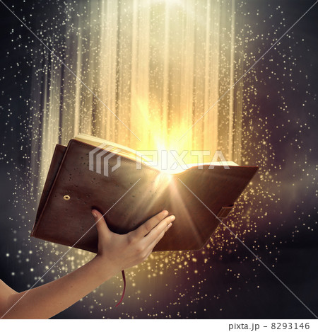 Hand with book 8293146