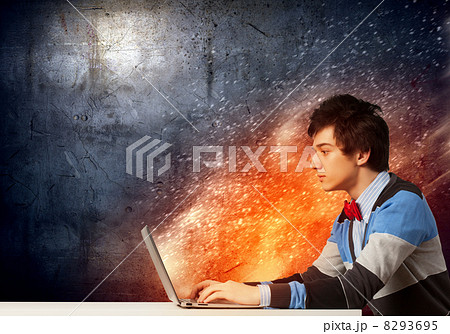 Businessman using laptop 8293695